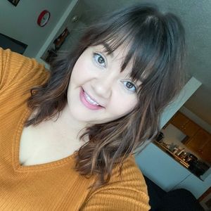 Meet your Posher, Courtney